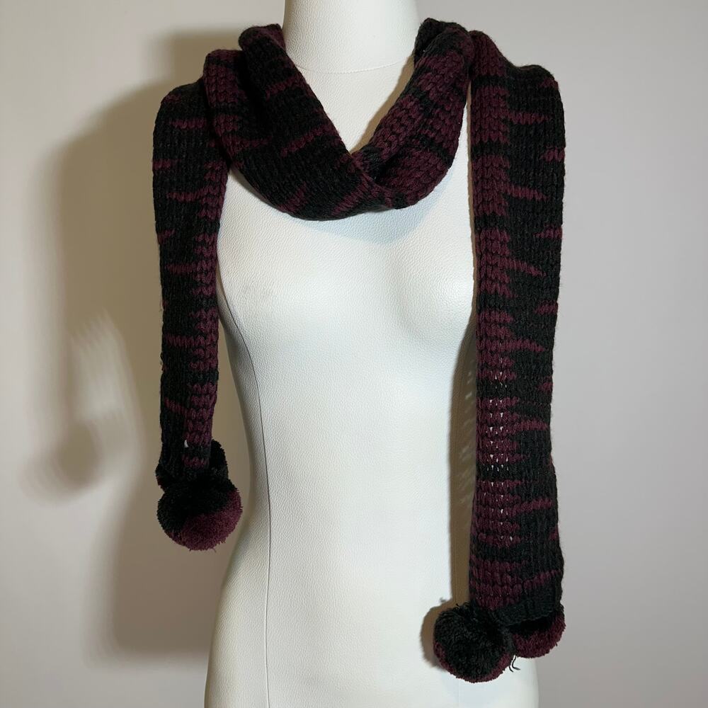 NWOT Libby Edelman Burgundy Black Long Knit Scarf & Beanie Set Pom Poms Winter